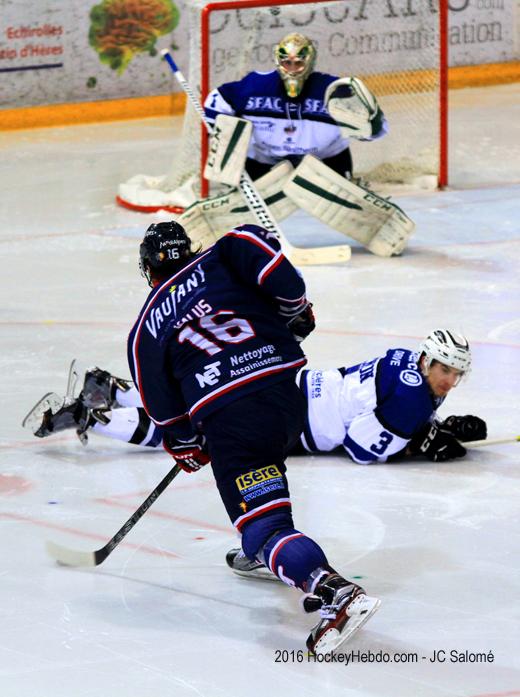 Photo hockey Ligue Magnus - Ligue Magnus : 20ème journée : Grenoble  vs Gap  - Grenoble écrase le champion de France en titre