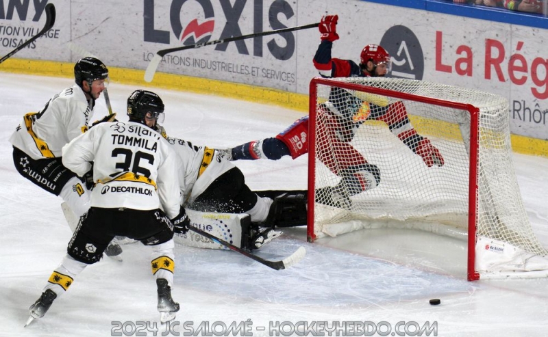Photo hockey Ligue Magnus - Ligue Magnus : 20ème journée : Grenoble  vs Rouen - Grenoble maîtrise Rouen et reste leader !