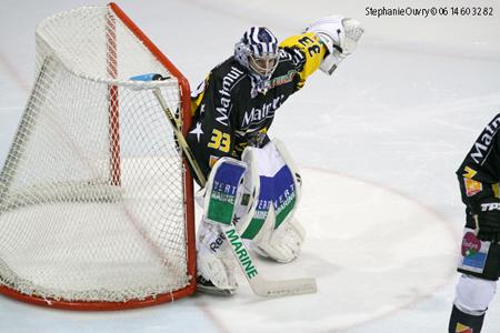 Photo hockey Ligue Magnus - Ligue Magnus : 20ème journée : Rouen vs Neuilly/Marne - Les Dragons se rassurent.
