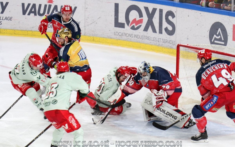 Photo hockey Ligue Magnus - Ligue Magnus : 22ème journée : Grenoble vs Cergy-Pontoise - Les grenoblois chahutés mais vainqueurs Photo hockey Ligue Magnus - Ligue Magnus : 22ème journée : Grenoble vs Cergy-Pontoise - Les grenoblois chahutés mais vainqueurs