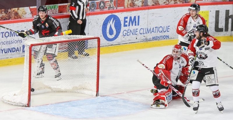 Photo hockey Ligue Magnus - Ligue Magnus : 24ème journée : Amiens  vs Chamonix  - Amiens s’en sort bien