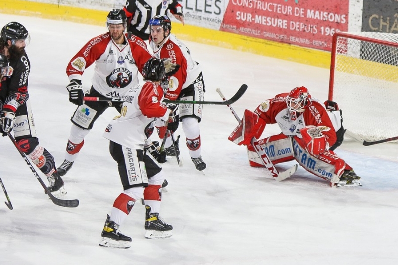 Photo hockey Ligue Magnus - Ligue Magnus : 24ème journée : Amiens vs Chamonix - Amiens s’en sort bien Photo hockey Ligue Magnus - Ligue Magnus : 24ème journée : Amiens vs Chamonix - Amiens s’en sort bien
