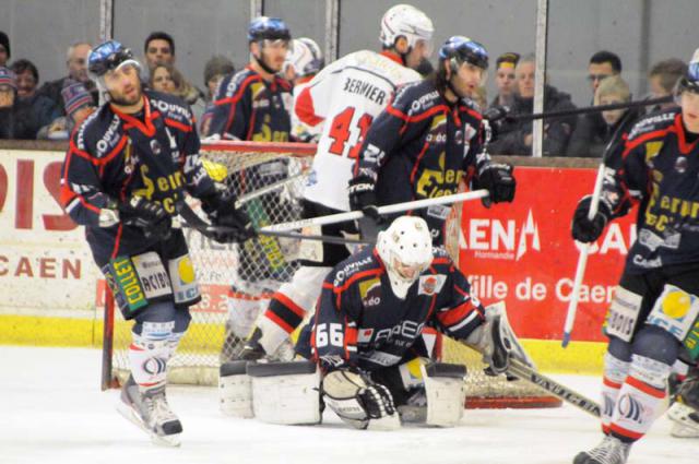 Photo hockey Ligue Magnus - Ligue Magnus : 24ème journée : Caen vs Briançon - Briançon déroule à Caen Photo hockey Ligue Magnus - Ligue Magnus : 24ème journée : Caen vs Briançon - Briançon déroule à Caen