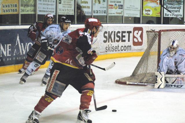 Photo hockey Ligue Magnus - Ligue Magnus : 24ème journée : Morzine-Avoriaz vs Angers  - Les Ducs survolent les Pingouins