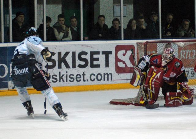 Photo hockey Ligue Magnus - Ligue Magnus : 24ème journée : Morzine-Avoriaz vs Angers  - Les Ducs survolent les Pingouins