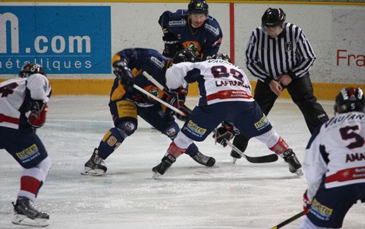 Photo hockey Ligue Magnus - Ligue Magnus : 25ème journée : Chamonix  vs Grenoble  - Chamonix se régale face aux Brûleurs