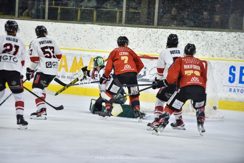 Photo hockey Ligue Magnus - Ligue Magnus : 25ème journée : Chamonix vs Bordeaux - La trêve ne refroidit pas les Pionniers ! Photo hockey Ligue Magnus - Ligue Magnus : 25ème journée : Chamonix vs Bordeaux - La trêve ne refroidit pas les Pionniers !