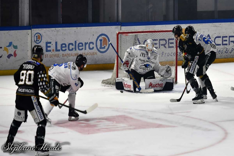Photo hockey Ligue Magnus - Ligue Magnus : 25ème journée : Rouen vs Gap  - LM : L’étrange Noël des Dragons
