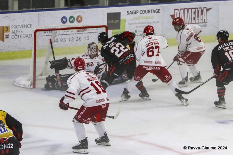 Photo hockey Ligue Magnus - Ligue Magnus : 26ème journée : Nice vs Briançon  - Douche froide pour les Aigles
