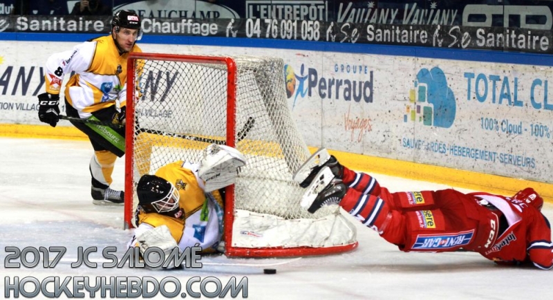 Photo hockey Ligue Magnus - Ligue Magnus : 26ème journée : Grenoble vs Strasbourg - Premier contre dernier ! Photo hockey Ligue Magnus - Ligue Magnus : 26ème journée : Grenoble vs Strasbourg - Premier contre dernier !