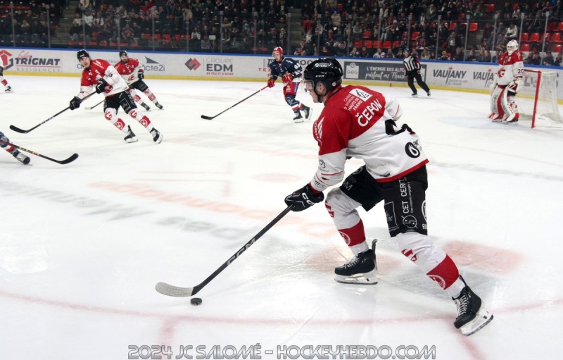 Photo hockey Ligue Magnus - Ligue Magnus : 28ème journée : Grenoble  vs Amiens  - Grenoble gagne un match de bouchers