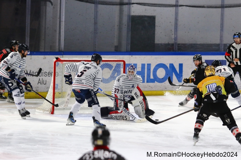 Photo hockey Ligue Magnus - Ligue Magnus : 28ème journée : Rouen vs Angers - Les dragons s’inclinent logiquement. Photo hockey Ligue Magnus - Ligue Magnus : 28ème journée : Rouen vs Angers - Les dragons s’inclinent logiquement.