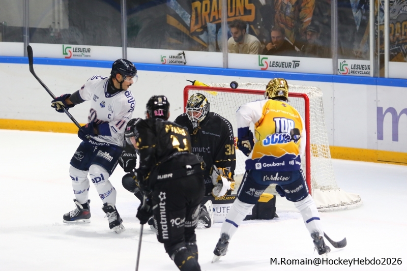 Photo hockey Ligue Magnus - Ligue Magnus : 29ème journée : Rouen vs Angers - Les ducs surprennent les dragons. Photo hockey Ligue Magnus - Ligue Magnus : 29ème journée : Rouen vs Angers - Les ducs surprennent les dragons.