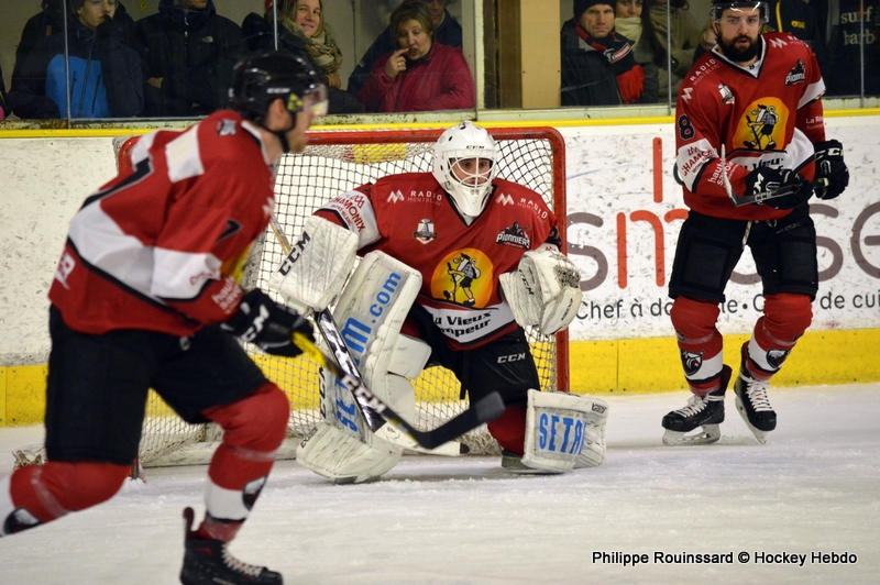 Photo hockey Ligue Magnus - Ligue Magnus : 29ème journée : Chamonix vs Grenoble - Les Brûleurs de Loups dominent les Pionniers Photo hockey Ligue Magnus - Ligue Magnus : 29ème journée : Chamonix vs Grenoble - Les Brûleurs de Loups dominent les Pionniers