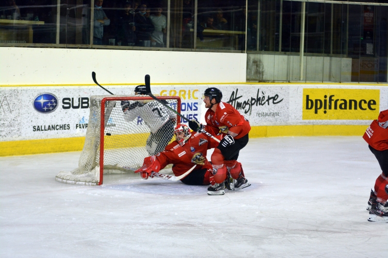 Photo hockey Ligue Magnus - Ligue Magnus : 2ème journée : Chamonix  vs Angers  - LM : Première encourageante pour les Pionniers