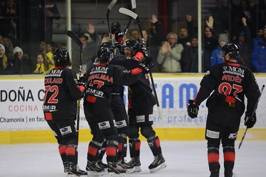 Photo hockey Ligue Magnus - Ligue Magnus : 30ème journée : Chamonix  vs Grenoble  - Les Pionniers ont éteint les Brûleurs de Loups