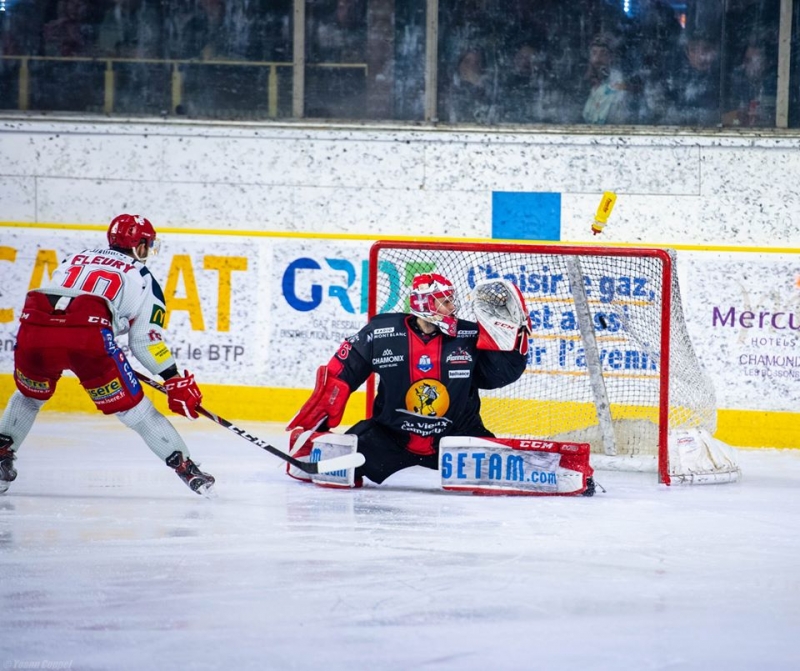 Photo hockey Ligue Magnus - Ligue Magnus : 30ème journée : Chamonix  vs Grenoble  - Les Pionniers ont éteint les Brûleurs de Loups