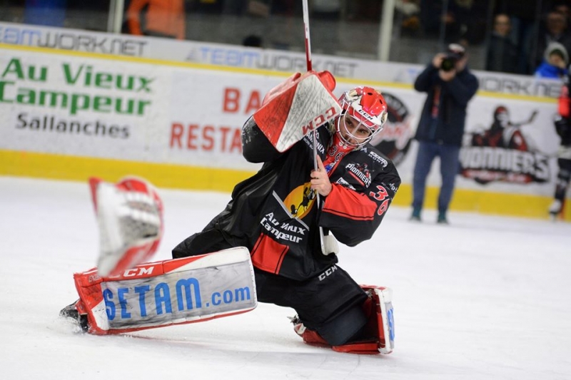 Photo hockey Ligue Magnus - Ligue Magnus : 30ème journée : Chamonix  vs Grenoble  - Les Pionniers ont éteint les Brûleurs de Loups