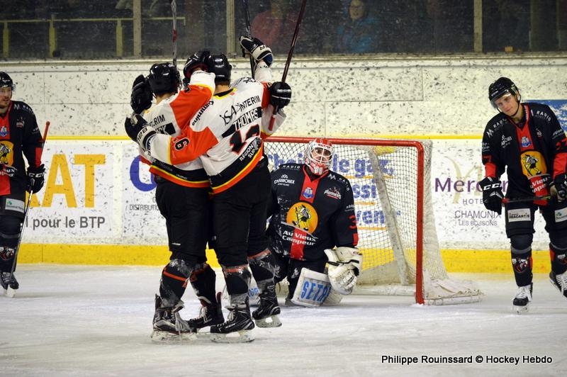 Photo hockey Ligue Magnus - Ligue Magnus : 30ème journée : Chamonix  vs Nice - Âpre combat à Chamonix