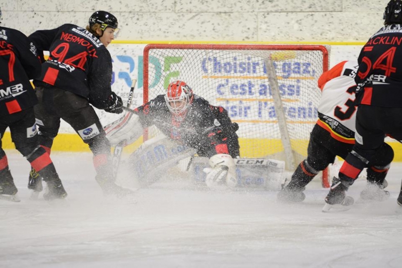 Photo hockey Ligue Magnus - Ligue Magnus : 30ème journée : Chamonix  vs Nice - Âpre combat à Chamonix