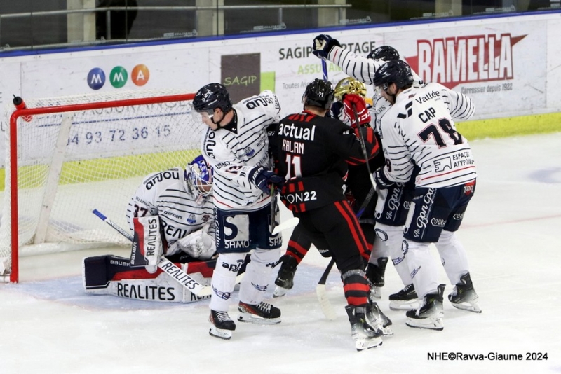 Photo hockey Ligue Magnus - Ligue Magnus : 30ème journée : Nice vs Angers - Une victoire angevine acquise au second tiers Photo hockey Ligue Magnus - Ligue Magnus : 30ème journée : Nice vs Angers - Une victoire angevine acquise au second tiers