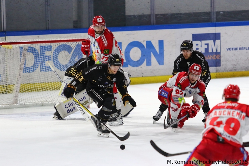 Photo hockey Ligue Magnus - Ligue Magnus : 32ème journée : Rouen vs Grenoble - Grenoble s’impose en leader. Photo hockey Ligue Magnus - Ligue Magnus : 32ème journée : Rouen vs Grenoble - Grenoble s’impose en leader.