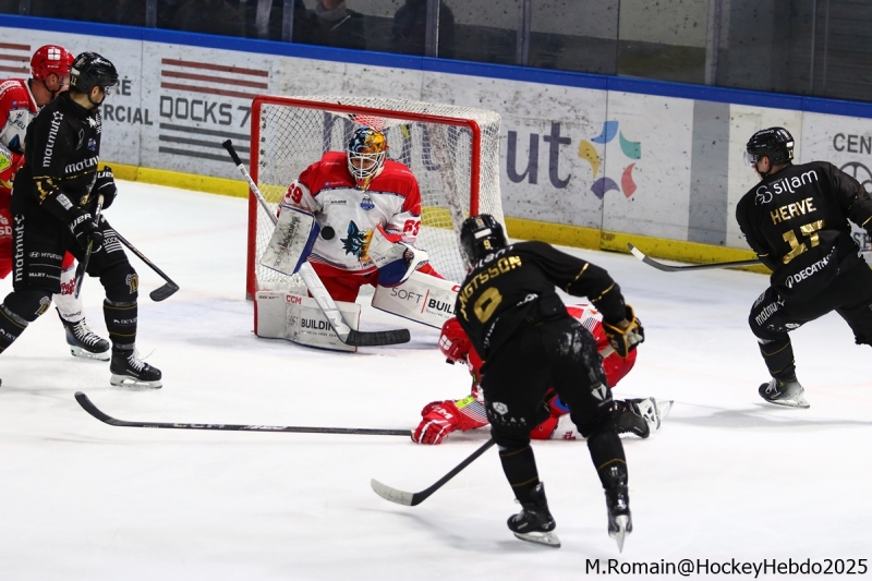 Photo hockey Ligue Magnus - Ligue Magnus : 32ème journée : Rouen vs Grenoble - Grenoble s’impose en leader. Photo hockey Ligue Magnus - Ligue Magnus : 32ème journée : Rouen vs Grenoble - Grenoble s’impose en leader.