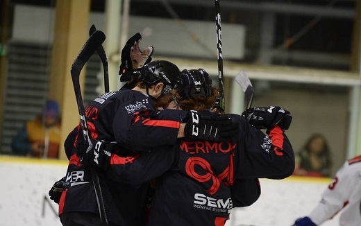 Photo hockey Ligue Magnus - Ligue Magnus : 32ème journée : Chamonix vs Mulhouse - Les Pionniers enfoncent les Scorpions Photo hockey Ligue Magnus - Ligue Magnus : 32ème journée : Chamonix vs Mulhouse - Les Pionniers enfoncent les Scorpions