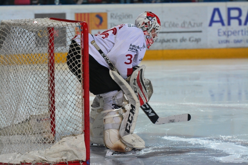 Photo hockey Ligue Magnus - Ligue Magnus : 33ème journée : Gap  vs Chamonix  - Les Rapaces jouent avec le feu