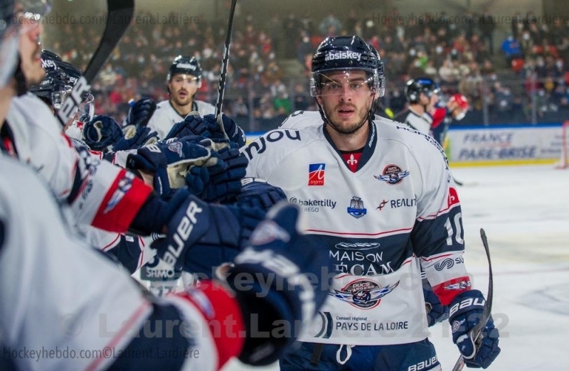 Photo hockey Ligue Magnus - Ligue Magnus : 33ème journée : Grenoble  vs Angers  - Grenoble au dessus des Ducs