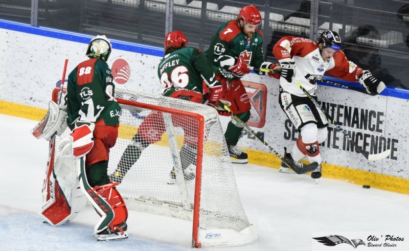 Photo hockey Ligue Magnus - Ligue Magnus : 34ème journée : Cergy-Pontoise vs Chamonix  - Les Jokers font chuter les Pionniers