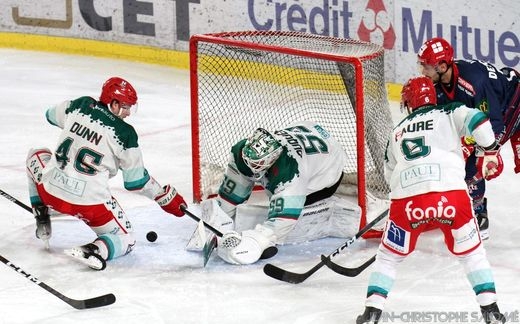 Photo hockey Ligue Magnus - Ligue Magnus : 35ème journée : Grenoble  vs Anglet - Difficile victoire Grenobloise