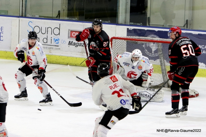 Photo hockey Ligue Magnus - Ligue Magnus : 35ème journée : Nice vs Amiens  - Mauvaise opération pour les Aigles