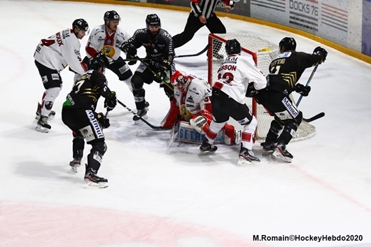 Photo hockey Ligue Magnus - Ligue Magnus : 36ème journée : Rouen vs Chamonix  - LM : Rouen joue avec le feu mais gagne 