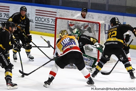 Photo hockey Ligue Magnus - Ligue Magnus : 37ème journée : Rouen vs Chamonix - Rouen s’impose au bout du suspens. Photo hockey Ligue Magnus - Ligue Magnus : 37ème journée : Rouen vs Chamonix - Rouen s’impose au bout du suspens.