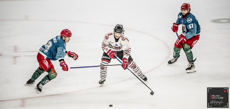 Photo hockey Ligue Magnus - Ligue Magnus : 37ème journée : Cergy-Pontoise vs Briançon - Les Jokers se détachent au dernier tiers Photo hockey Ligue Magnus - Ligue Magnus : 37ème journée : Cergy-Pontoise vs Briançon - Les Jokers se détachent au dernier tiers