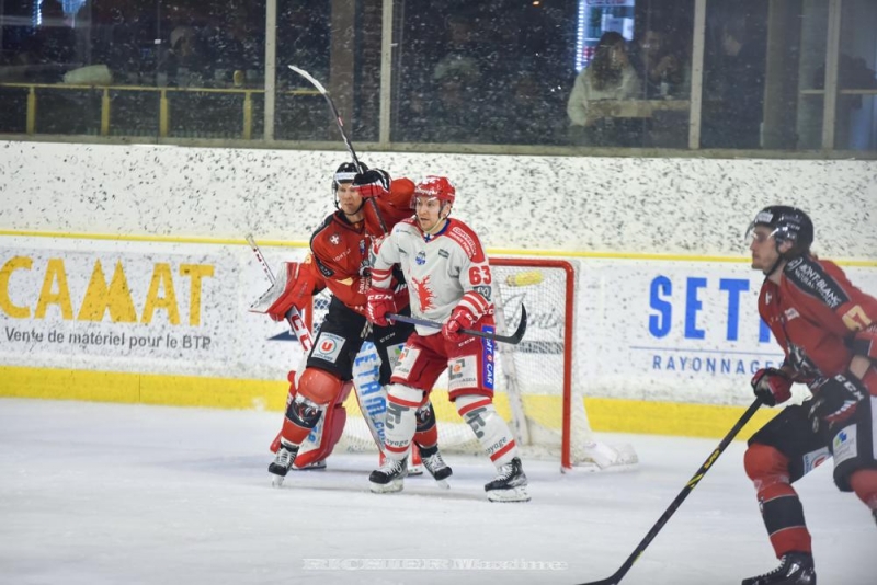 Photo hockey Ligue Magnus - Ligue Magnus : 38ème journée : Chamonix  vs Grenoble  - Grenoble déroule à Chamonix
