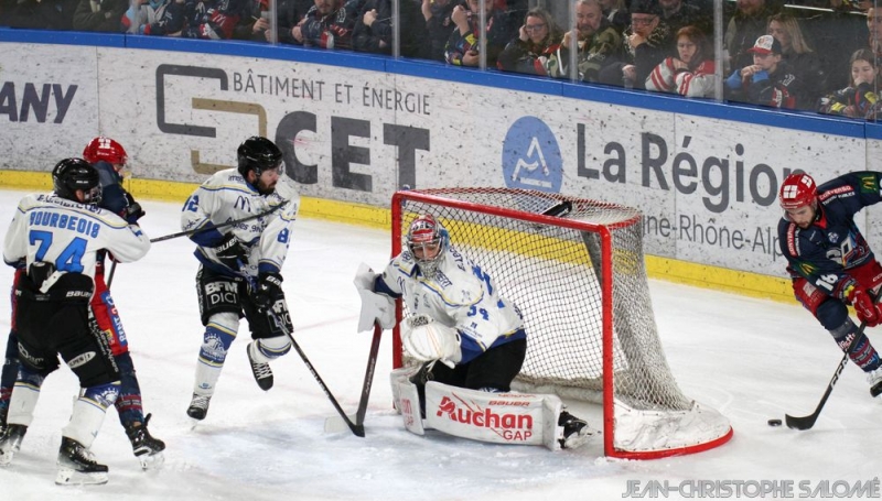 Photo hockey Ligue Magnus - Ligue Magnus : 39ème journée : Grenoble  vs Gap  - Grenoble bousculé par les Rapaces