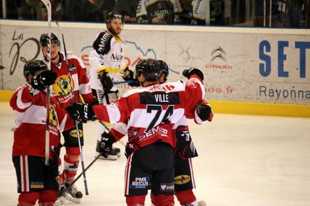 Photo hockey Ligue Magnus - Ligue Magnus : 39ème journée : Chamonix / Morzine vs Rouen - LM : Les Pionniers grimpent !
