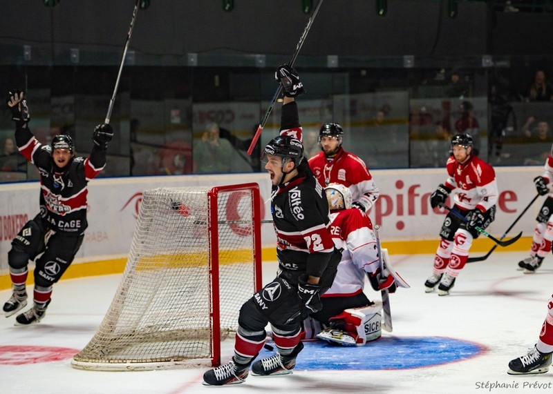 Photo hockey Ligue Magnus - Ligue Magnus : 3ème journée : Bordeaux vs Amiens  - Les Boxers privent Amiens d
