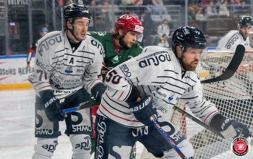 Photo hockey Ligue Magnus - Ligue Magnus : 3ème journée : Cergy-Pontoise vs Angers  - Les Ducs crucifient les Jokers à 26 secondes du gong !