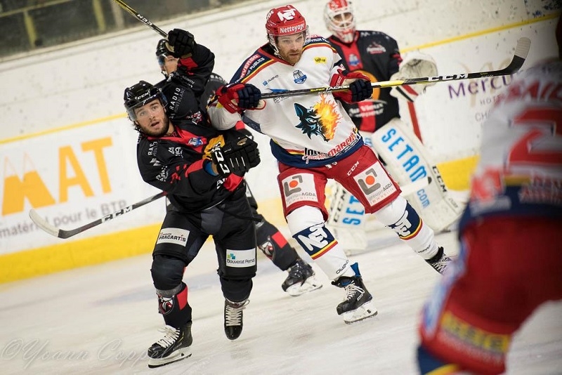 Photo hockey Ligue Magnus - Ligue Magnus : 3ème journée : Chamonix  vs Grenoble  - Les Pionniers tombent dans la gueule du loup