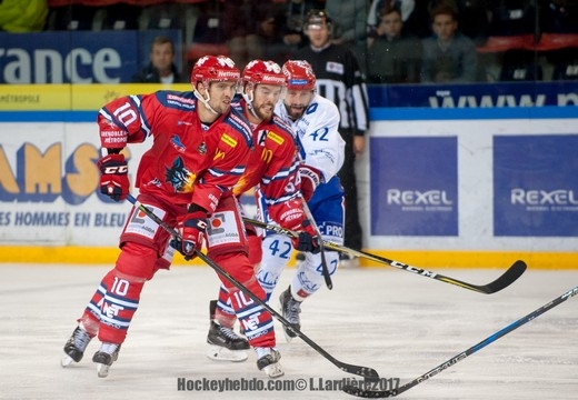 Photo hockey Ligue Magnus - Ligue Magnus : 3ème journée : Grenoble  vs Lyon - Grenoble en mode attaque