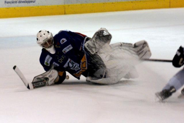 Photo hockey Ligue Magnus - Ligue Magnus : 3ème journée : Dijon vs Villard-de-Lans - Dans l\ Photo hockey Ligue Magnus - Ligue Magnus : 3ème journée : Dijon vs Villard-de-Lans - Dans l\