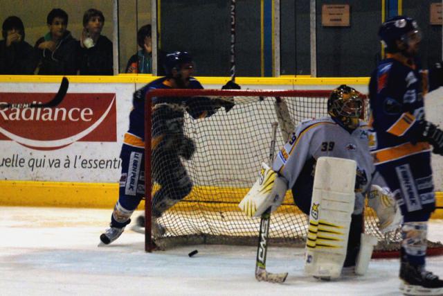 Photo hockey Ligue Magnus - Ligue Magnus : 3ème journée : Dijon vs Villard-de-Lans - Dans l\ Photo hockey Ligue Magnus - Ligue Magnus : 3ème journée : Dijon vs Villard-de-Lans - Dans l\