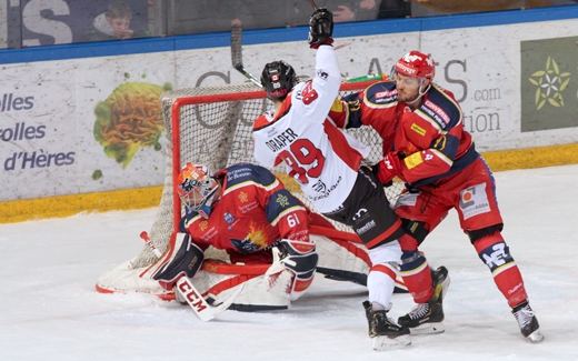 Photo hockey Ligue Magnus - Ligue Magnus : 41ème journée : Grenoble  vs Mulhouse - Grenoble Mulhouse...pas loin de la louse