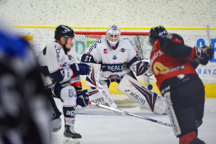 Photo hockey Ligue Magnus - Ligue Magnus : 41ème journée : Chamonix vs Angers - Un tiers de trop pour les Pionniers Photo hockey Ligue Magnus - Ligue Magnus : 41ème journée : Chamonix vs Angers - Un tiers de trop pour les Pionniers