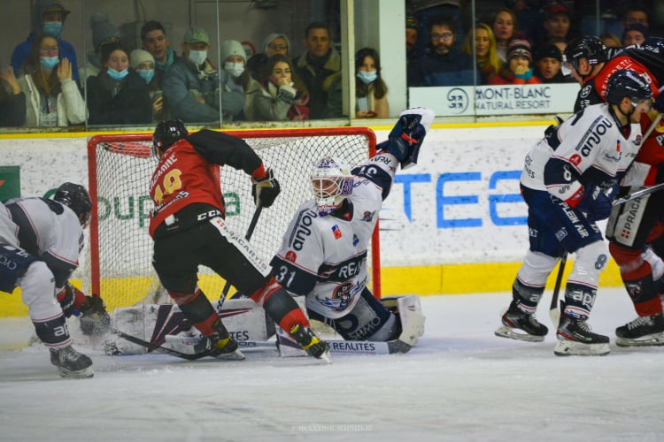 Photo hockey Ligue Magnus - Ligue Magnus : 41ème journée : Chamonix vs Angers - Un tiers de trop pour les Pionniers Photo hockey Ligue Magnus - Ligue Magnus : 41ème journée : Chamonix vs Angers - Un tiers de trop pour les Pionniers