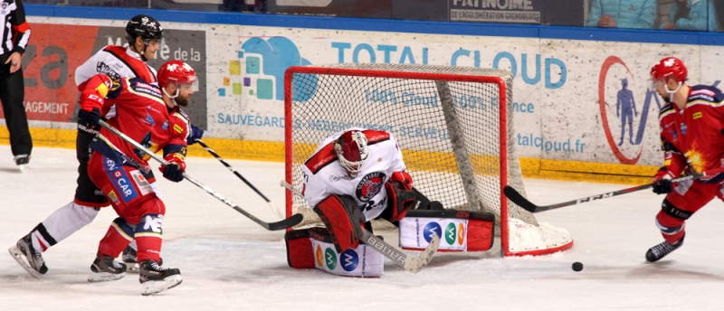 Photo hockey Ligue Magnus - Ligue Magnus : 41ème journée : Grenoble vs Mulhouse - Grenoble Mulhouse...pas loin de la louse Photo hockey Ligue Magnus - Ligue Magnus : 41ème journée : Grenoble vs Mulhouse - Grenoble Mulhouse...pas loin de la louse