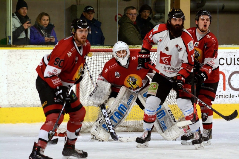 Photo hockey Ligue Magnus - Ligue Magnus : 42ème journée : Chamonix  vs Amiens  - Des Gothiques lumineux